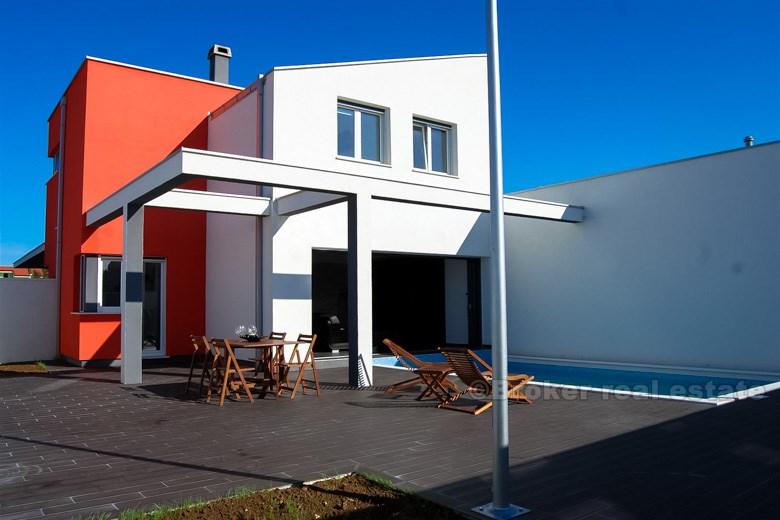 Nybygd moderne villa, for salg