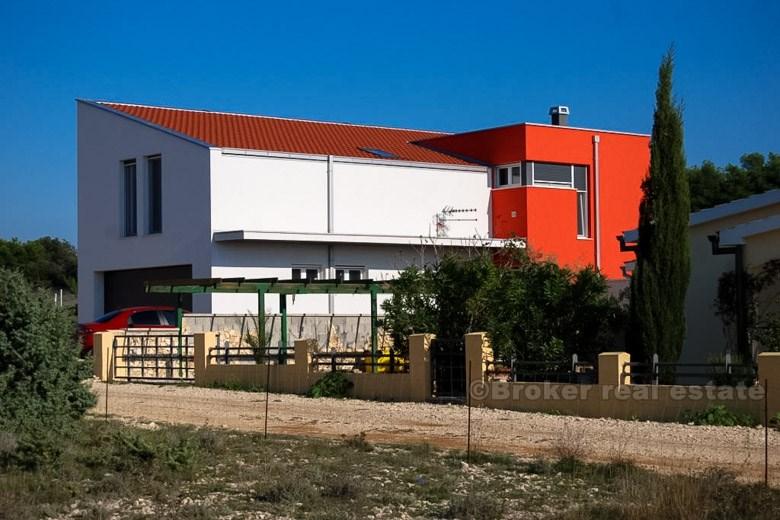 Nybygd moderne villa, for salg