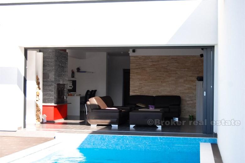 Nybygd moderne villa, for salg