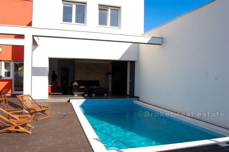 Nybygd moderne villa, for salg