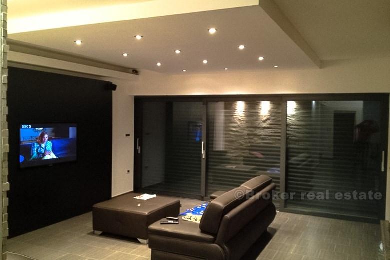 Недавно построенная современная вилла для продажи