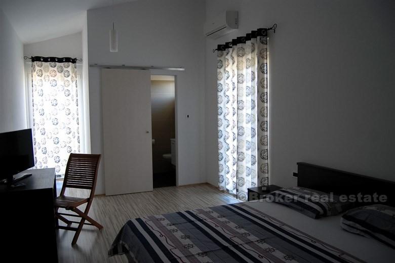 Nowo wybudowana, nowoczesna willa, na sprzedaż