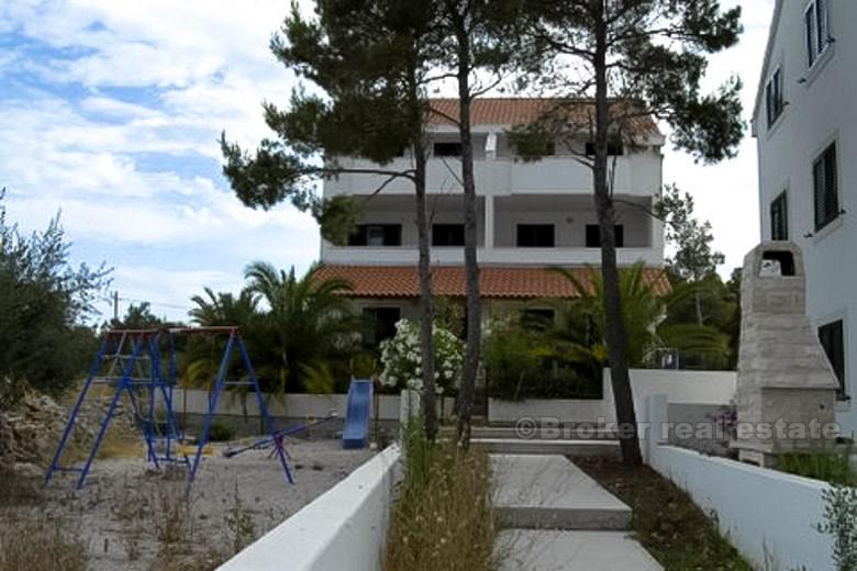 Wohnung im Erdgeschoss, 80 Meter vom Meer entfernt