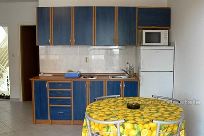 Apartament na parterze, 80 metrów od morza