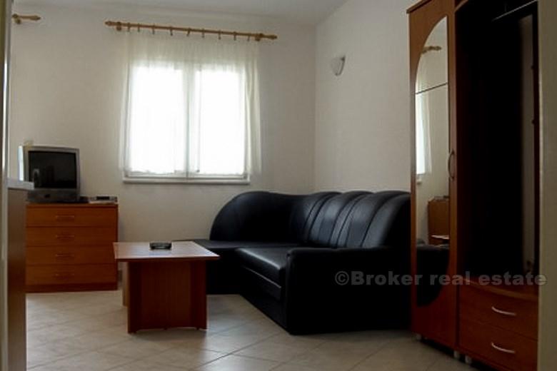 Apartmán v přízemí, 80 metrů od moře