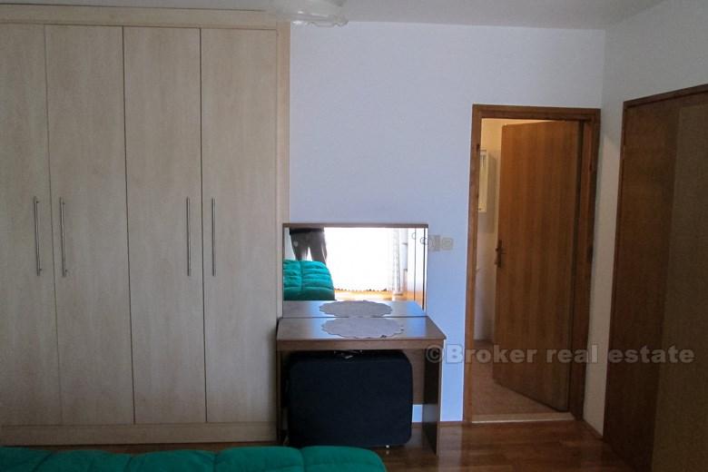 Villa bifamiliare, in vendita