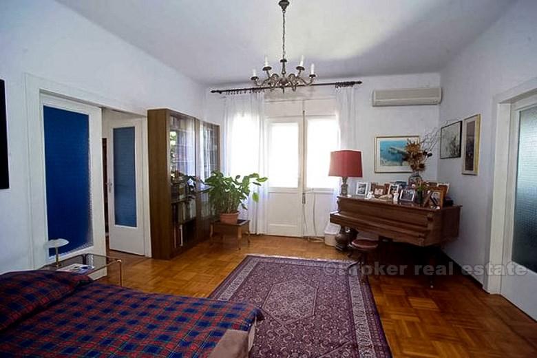 Spacious apartment, 300 meters from Diocletian's Palace