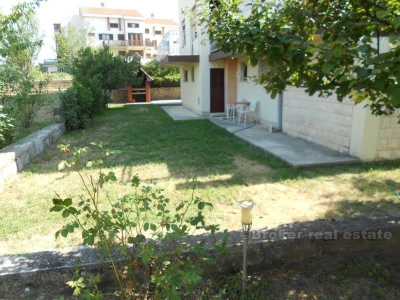 To identiske hus, til salgs