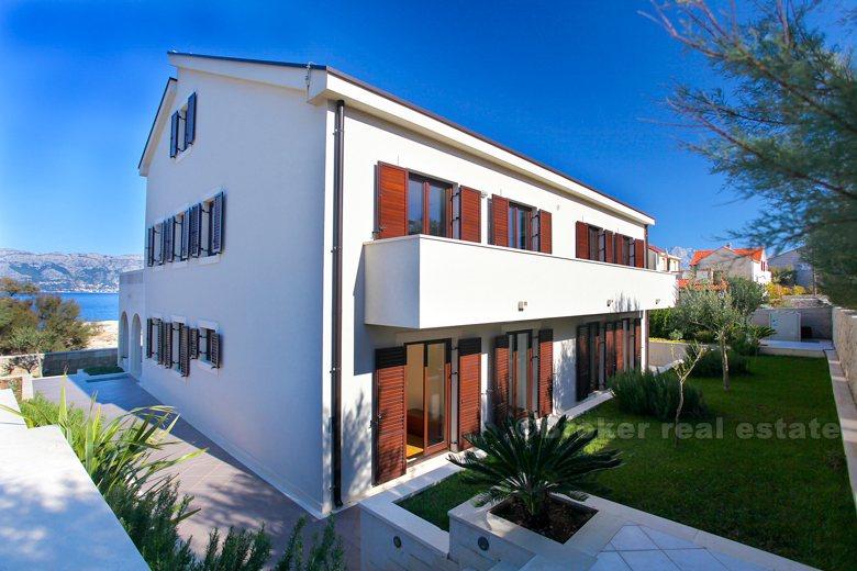 Villa posazený v krásné zátoce, na prodej