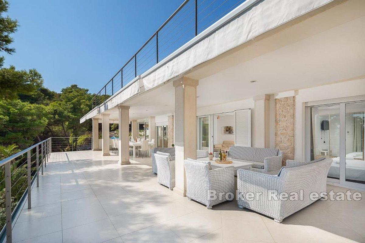 House / Villa on the sea, for rent