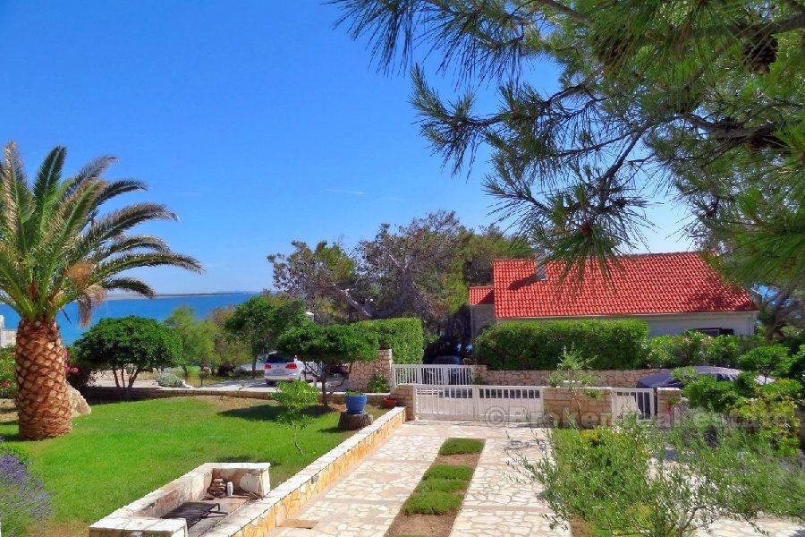 Дом у моря, на продажу