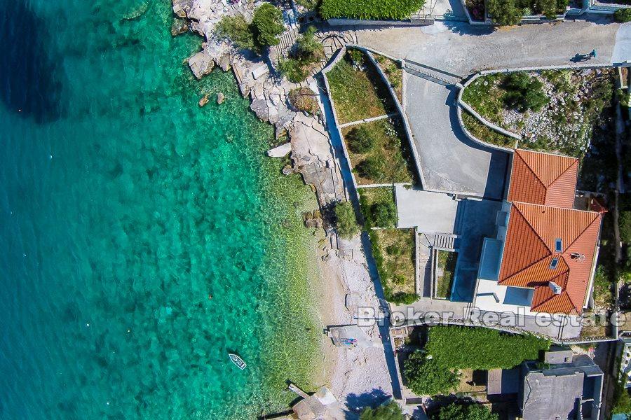 Привлекательный дом для отдыха, на берегу моря, на продажу