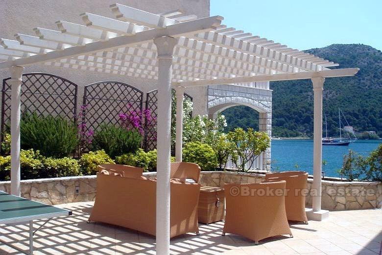 Belle villa directement au dessus de la mer Adriatique