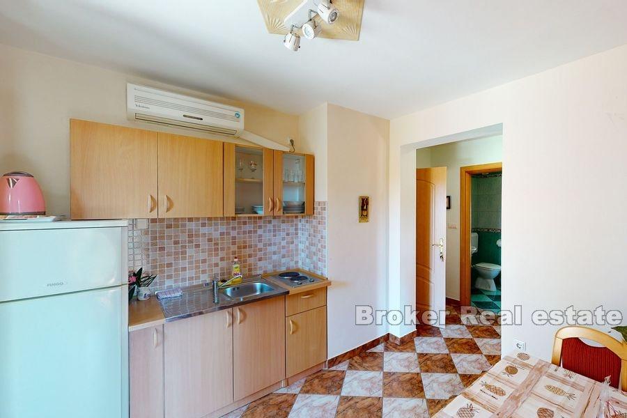 Apartment house with sea view