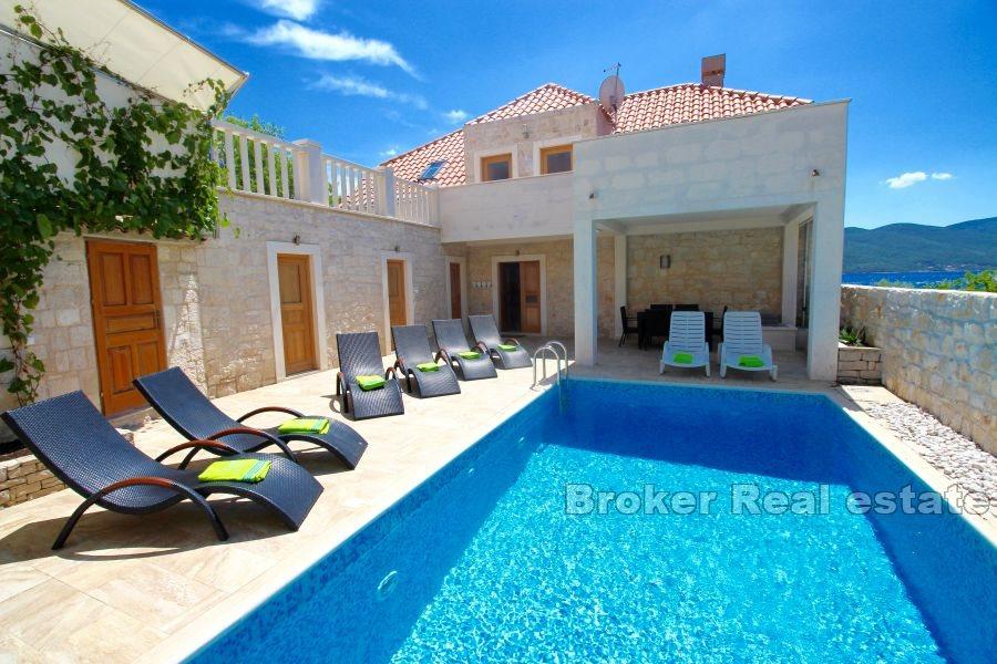 Detached private residence