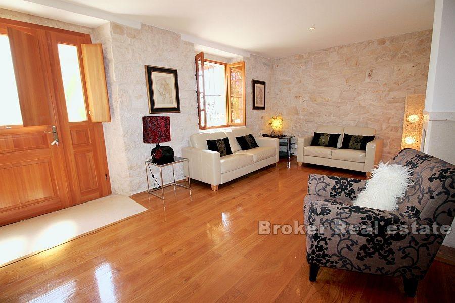 Detached private residence