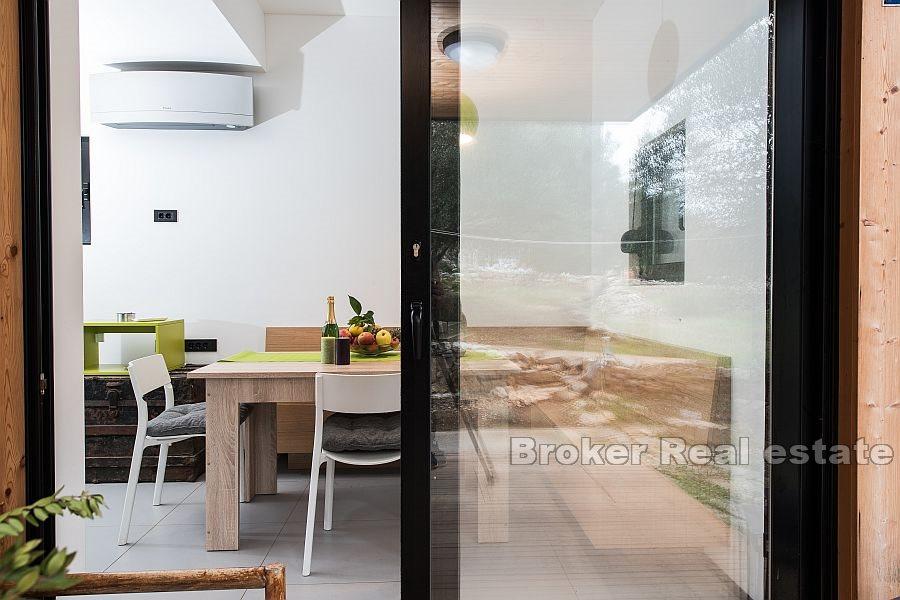 House overlooking the sea