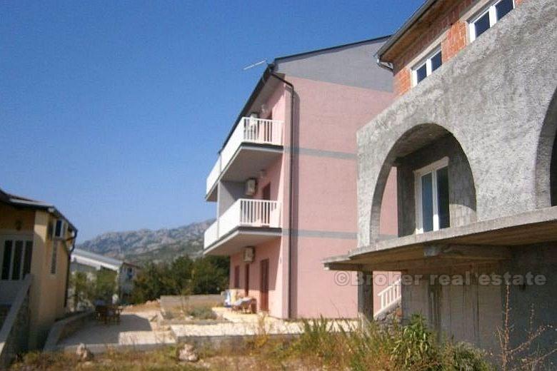 Maison / villa inachevée, avec vue sur la mer
