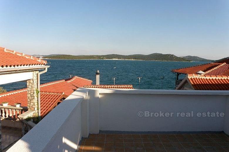 Stenhus i det gamle sentrum av byen, til salgs