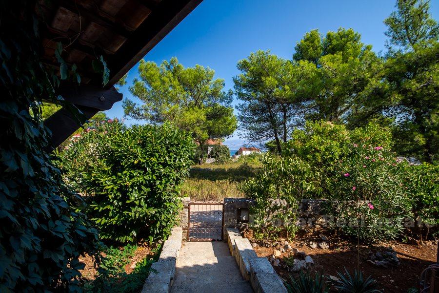 Kuća u malom mjestu, na prodaju