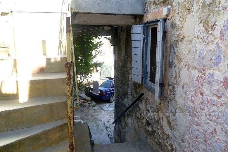 Maison en pierre dans un emplacement attractif