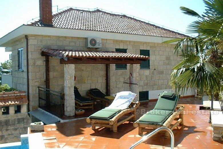 Odnowiona rustykalna willa