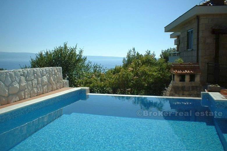 Zrekonstruovaná rustikální vila