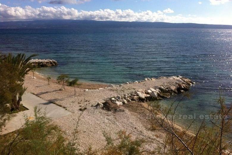 Moderne hus i to etasjer, til leie