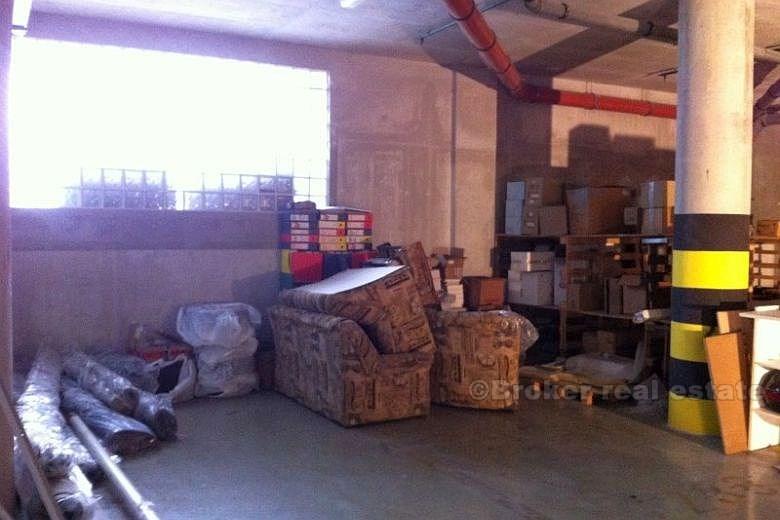 Warehouse / more parking spaces