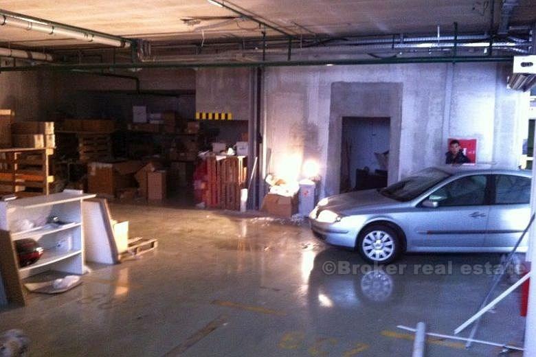 Warehouse / more parking spaces