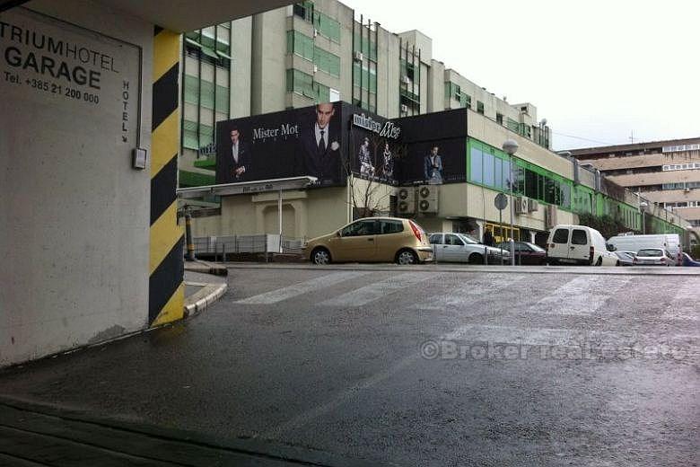 Magazyn / więcej miejsc parkingowych