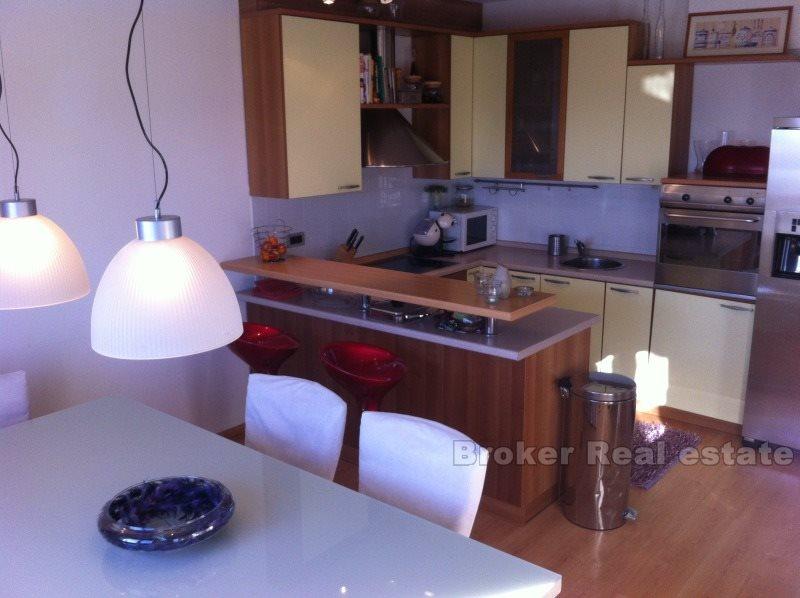 Appartamento duplex, in affitto