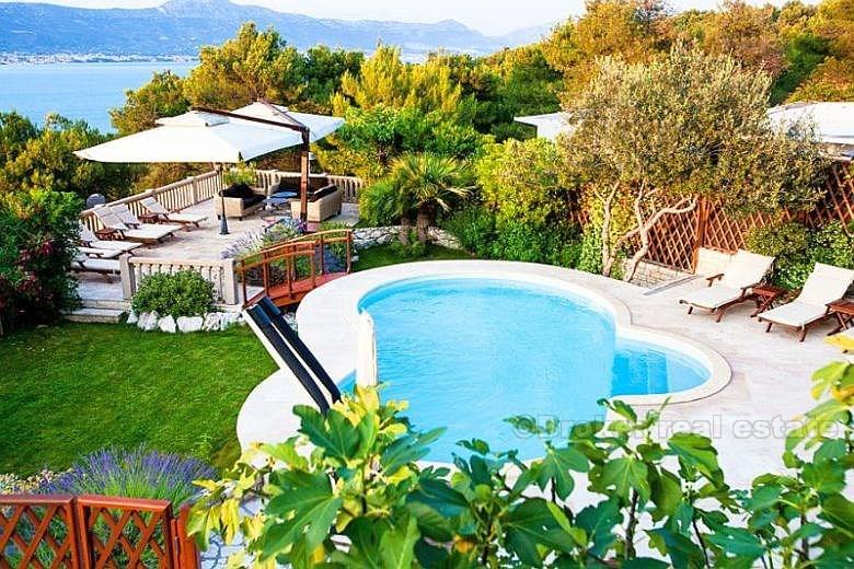 Haus / Villa umgeben von mediterranem Garten, zu vermieten