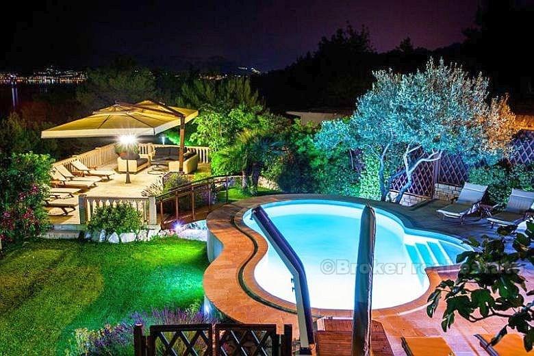 Haus / Villa umgeben von mediterranem Garten, zu vermieten
