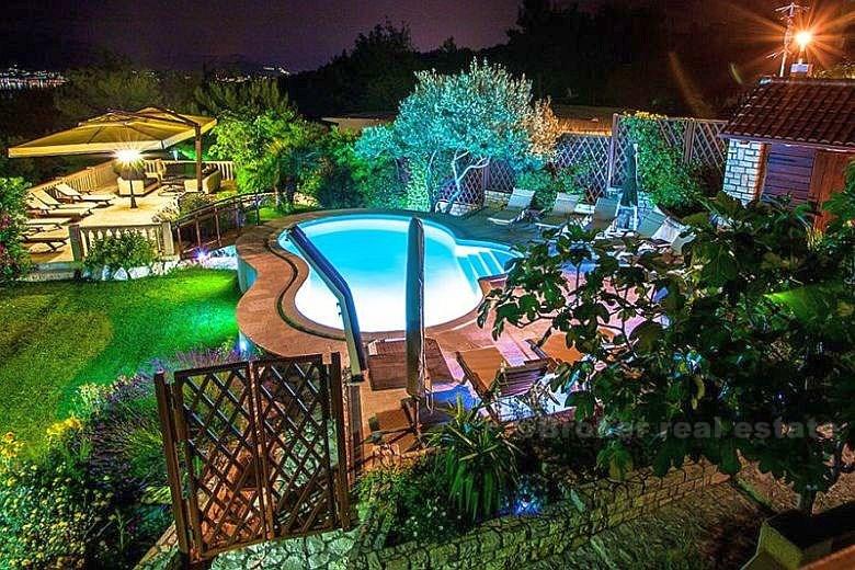 Maison / Villa entourée d'un jardin méditerranéen, à louer