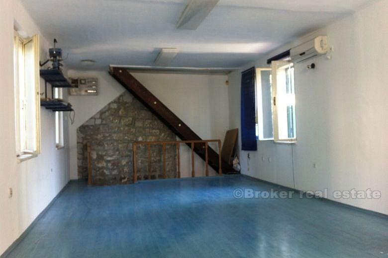 Appartement duplex dans une maison en pierre