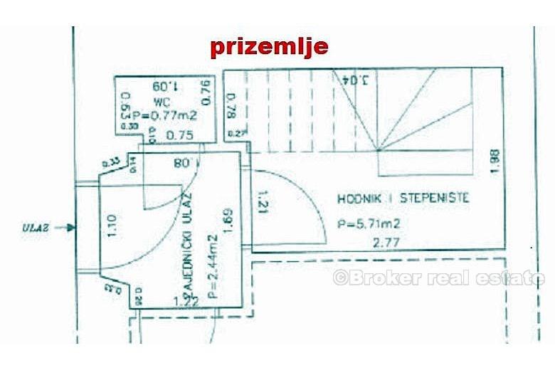 Dvoetažni stan u kamenoj kući