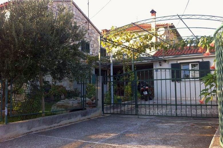 Maison en pierre sur deux étages