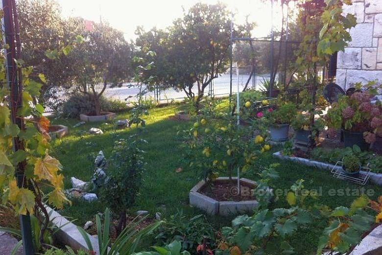 Maison en pierre sur deux étages