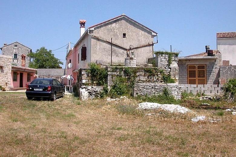 Casa bifamiliare su due piani