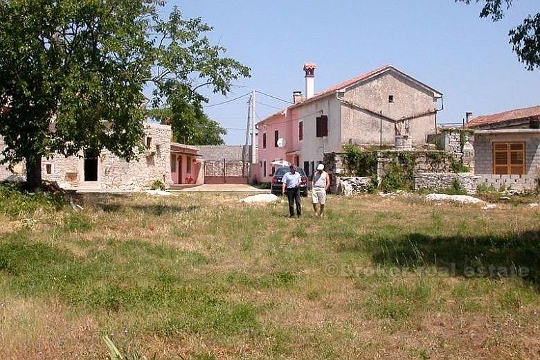 Parhus på två våningar