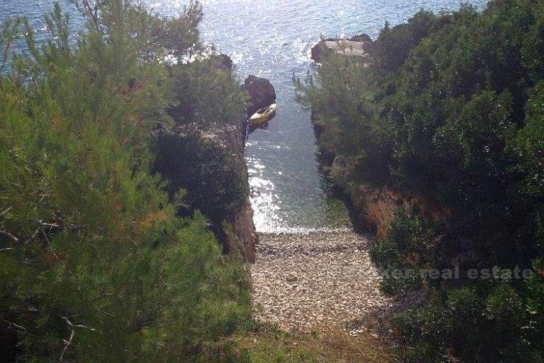 Hus ved strandpromenaden