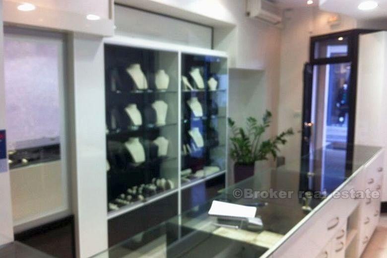 Commercial property in the city center, for sale