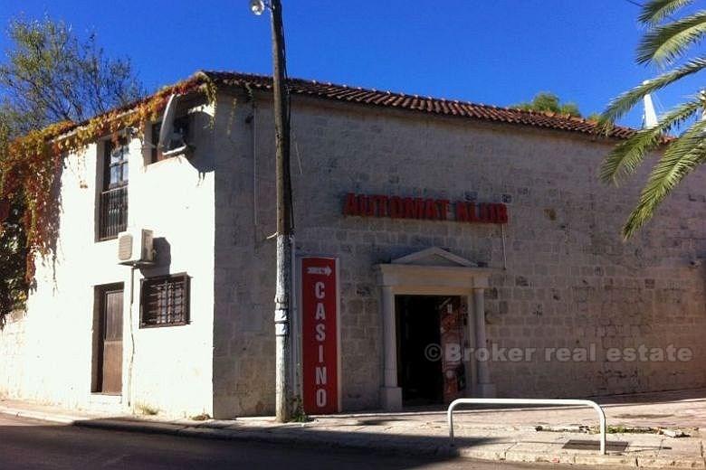 Espace attrayant, à vendre