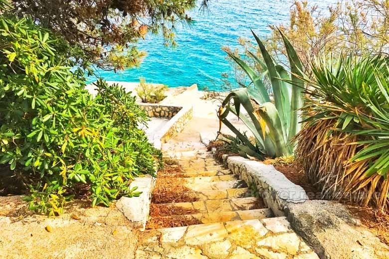 Beautiful stone villa, for sale