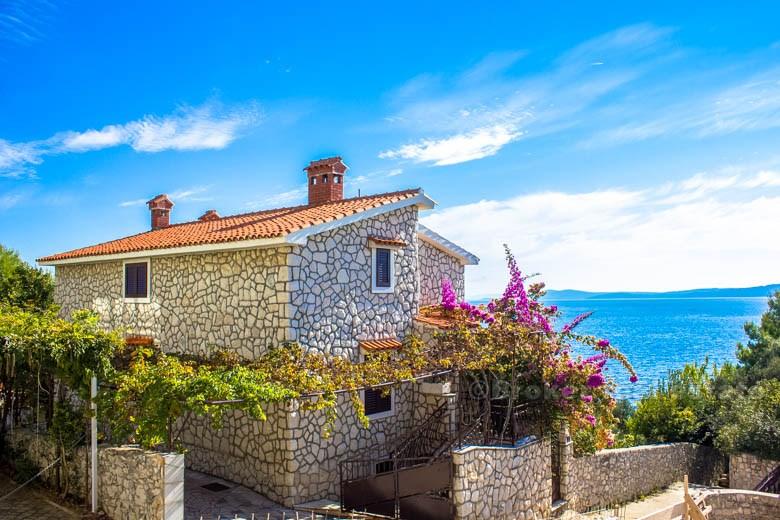 Bella villa in pietra, in vendita