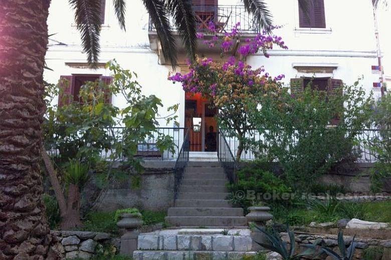 Apartament z trzema sypialniami, na sprzedaż