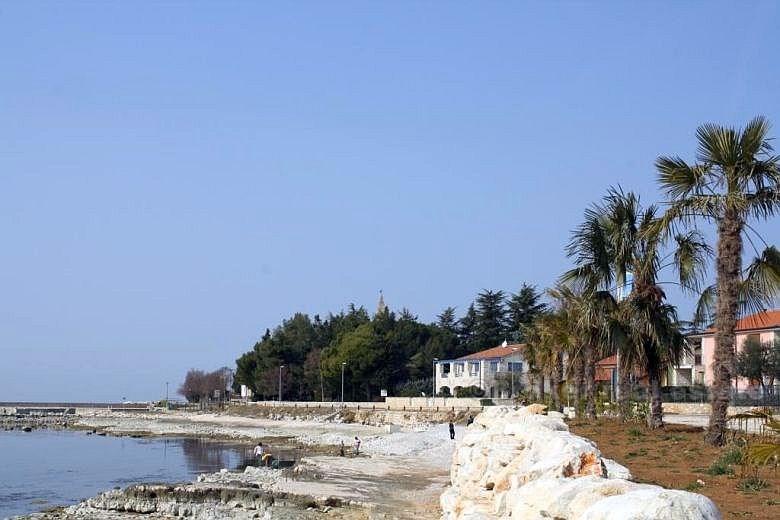 Belle station balnéaire près de la mer