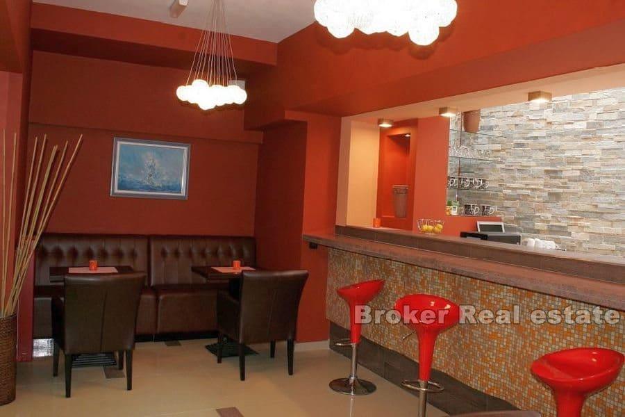 Restaurace - kavárna - konferenční sál