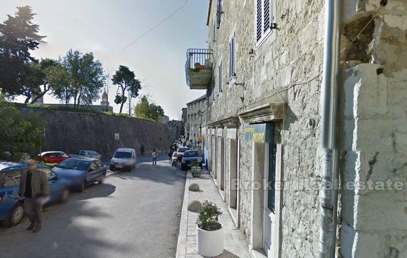 Renovated one-bedroom apartment